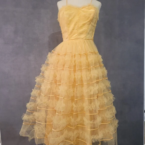 Vintage gold cupcake dress - Picture 2 of 9